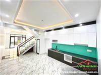 Mặt ngõ Hồ Sen oto vào nhà