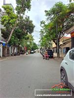 - Bán đất Nguyễn Thị Thuận - Ngô Gia Tự. - Diện tích: 80m2 ngang 4,2m  - Đặc biệt lưu không sân cổng 15m2. Khe kỹ thuật 1,5m 