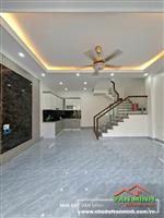 - Nhà 3 tầng sân cổng Hồ Sen - Hải Phòng 