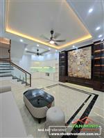 - Bán nhà Hồ Sen sân cổng riêng rộng + full nội thất. 
