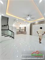 - Nhà sân cổng rộng đường Lực Hành Hải Phòng. 