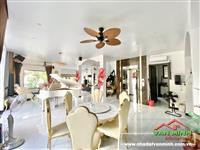 Biệt Thự Sao Đỏ , Anh Dũng , Dương Kinh 