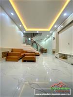 - Nhà 3 tầng đường Văn Cao Hải Phòng. 