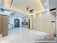 Bán nhà Mai Trung Thứ 4 tầng oto đỗ cửa