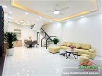 - Nhà đẹp phố sầm uất nhất đường Lạch Tray