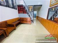 Bán Đất tặng nhà 1,5 tầng sân cổng riêng . mặt ngõ oto đỗ cửa . Lê Lai , Ngô Quyền 