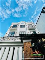 - Nhà xây đường Hồ Sen 70m² ngang 8m mặt ngõ.