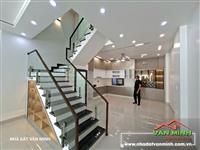 - Ôtô vào nhà diện tích 62m2 ngang 5m. - Đường rộng khu phân lô Aeon Thiên Lôi. 