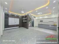 - Bán nhà Thiên Lôi chợ đôn ô tô đỗ cổng. Gara gần nhà. - Diện tích: 90m² ngang 7,06m. 