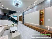 - Diện tích: 73 m², nhà xây 3 tầng kiên cố dân bán.