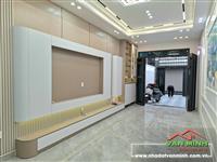 - Nhà 3 tầng tuyến 2 đường Nguyễn Tường Loan Lê Chân. - Diện tích: 90m2 sân cổng và sân sau rộng rãi  - Công năng sử dụng: 4 