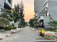 - Bán đất khu 4 Vĩnh Niệm cạnh Vinhomes Marina  - Diện tích: 100m2 ngang 5m dài 20m - Đường rộng 12m cả vỉa hè - Hướng Tây Bắ