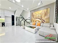 CHÍNH CHỦ  BÁN – NHÀ XÂY MỚI TINH TRUNG TÂM CHỢ HÀNG  🔹 Diện tích: 42m² x 3 tầng – ngang 5,9m, bìa vuông đẹp 🔹 Công năng: 3