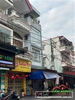 - Nhà 4 tầng mặt đường Đông Khê lô góc. - Kinh doanh buôn bán mọi mặt hàng. - Ngay gần đường trường chợ.   - 4 ngủ, phòng thờ