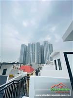 - Nhà view Hoàng Huy Commerce gần Aeon maill Hải Phòng  - Vị trí: mặt ngõ thông ô tô đỗ cửa hoặc để trong nhà. - Diện tích: 5