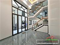 - Bán căn nhà cạnh Hoàng Huy Commerce đường Võ Nguyên Giáp - Aeon Mall. - Ngõ 2 ô tô có sân cổng chung 2 nhà 50m2 rộng rãi. -