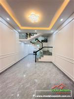 - Bán căn nhà 4 tầng ô tô đỗ trước cửa ở Văn Cao - Vị trí: cực đẹp khu dân cư văn minh, ô tô để tại nhà - Diện tích:  35 m2 B