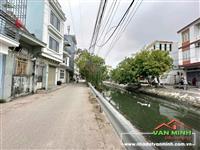 - Lô đất 52m2 lô góc 3 mặt thoáng mặt đường Thích Trí Hải mương Hồ Sen sẵn nhà cho thuê hoặc kinh doanh buôn bán.  - Mặt tiền