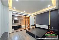 - Căn nhà để ở và hưởng thụ cuộc sống tiện nghi. - Sân cổng rộng rãi và riêng tư. - Sân vườn tiểu cảnh Hồ Cá thưởng thức trà 