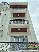 - Phân lô A51 Hồ Sen Lê Chân Hải Phòng  - 4 tầng Hướng Tây bắc. - Ô chờ thang máy. - Chỉ hơn 7 đồng