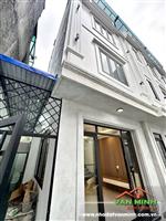 Miếu Hai Xã - Chợ Hàng sân cổng dãy nhà Cao Cấp