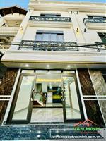 Bán nhà ô tô vào nhà tại phố Văn Cao