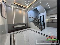 Bán nhà Xóm Trung, Văn Cao oto vào tới cửa