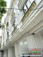 - Nhà 60m² phố Hồ Sen Hải Phòng  - Gần mặt đường lớn tiện đi lại. 