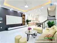 - Nhà đẹp phố sầm uất nhất đường Lạch Tray