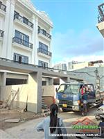 - Diện tích: 141m² xây dựng 4 tầng sân cổng trước sau. 