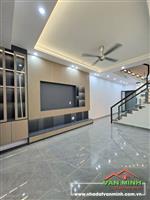 - Nhà 4 tầng Hướng Đông Nam đón gió mát tự nhiên tạo cảm giác thoải mái dễ chịu. 