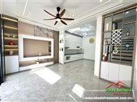 - Nhà 4 Tầng ngõ nông Đường Miếu Hai Xã phía Hồ Sen.