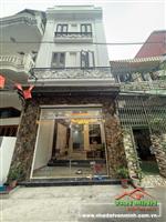 - Nhà mặt ngõ nông phố Trần Nguyên Hãn Lê chân.