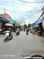 - Bán Lô đất mặt đường Thiên Lôi ngay cafe 24H.  - Vị trí cực đẹp xây nhà rộng rãi làm văn phòng, kinh doanh mọi thứ...... - 