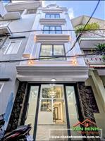 - Một căn nhà có Gara oto, ngõ rộng đẹp, dân cư văn minh ngay đường Trần Nguyên Hãn. 