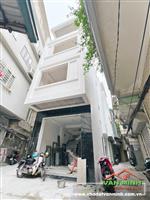 - Nhà 4 tầng khu đường Trần Nguyên Hãn. - Diện tích: 43m2 View 3 mặt thoáng  - Ngõ thông gần mặt đường kinh doanh các kiểu. 