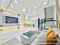 CHÍNH CHỦ  BÁN – NHÀ XÂY MỚI TINH TRUNG TÂM CHỢ HÀNG  🔹 Diện tích: 42m² x 3 tầng – ngang 5,9m, bìa vuông đẹp 🔹 Công năng: 3