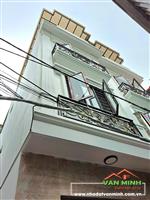 - Bán nhà 4 tầng tuyến 2 Miếu Hai Xã - Diện tích: 42m² - Công năng sử dụng: 4 ngủ 3 wc, phòng khách, bếp, phòng thờ, sân phơi