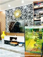 Bán nhà sau mặt đường Hồ Sen