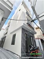 Bán Nhà 4 Tầng Tại Phố Vĩnh Tiến - Thiên Lôi AOEN + Sân Cổng Riêng - Ô Tô Sát Nhà