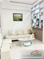 - Nhà 40m2 thêm 20m2 sân cổng riêng gần mặt Thiên Lôi.