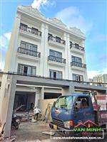 - Diện tích: 141m² xây dựng 4 tầng sân cổng trước sau. 