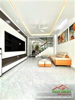 - Bán nhà 67m² - độc lập - sân cổng rộng rãi.  