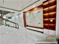 Bán nhà sân cổng tại Hồ Sen- Chợ Hàng