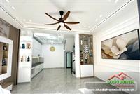 - Nhà 4 Tầng ngõ nông Đường Miếu Hai Xã phía Hồ Sen.