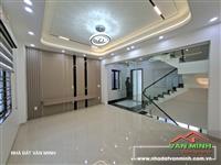 - Ôtô vào nhà diện tích 62m2 ngang 5m. - Đường rộng khu phân lô Aeon Thiên Lôi. 