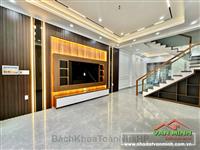 Bán nhà đẹp sân cổng phố Miếu Hai Xã, Lê Chân, Hải Phòng