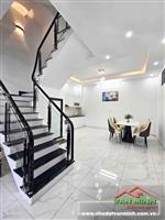 - Nhà Phố Dư Hàng ngay gần đường Hồ Sen - Xây mới 3 tầng lô góc cực thoáng, tặng toàn bộ nội thất. - Diện tích: 50m² Ngang 4,