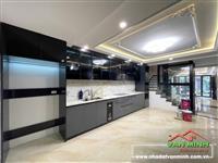 - Nhà 5 tầng thang máy tuyến 3 Văn Cao - Diện tích: 80m2 - Công năng sử dụng: 6 ngủ 7 wc, phòng khách, bếp, phòng thờ, sân ph