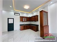 - Bán nhà xây 3 tầng Đặng Cương An Dương. - Diện tích: 60m² ngang 7,18m - Công năng sử dụng: 3 ngủ 3 wc, phòng khách, bếp, ph